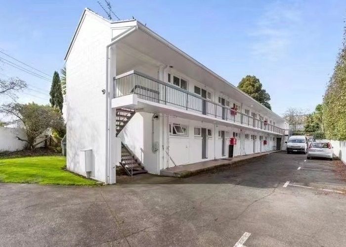  at 4/30 Kimberley Road, Epsom, Auckland
