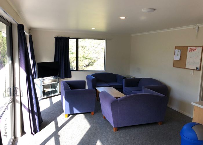  at 9 The Avenue, Albany, Auckland