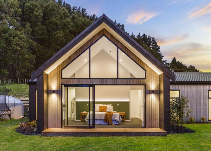  at 25 Bayer Road, Silverdale