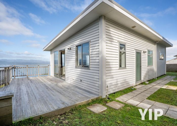  at 4B Sunhaven Drive, Newlands, Wellington, Wellington