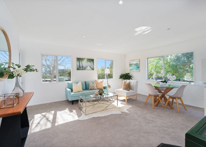  at 9 Imperial Place, Henderson, Auckland