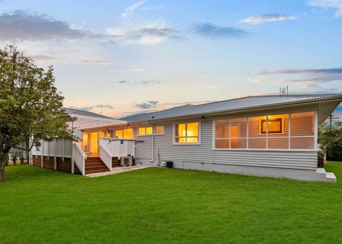  at 22 Crawford Avenue, Mangere Bridge, Manukau City, Auckland