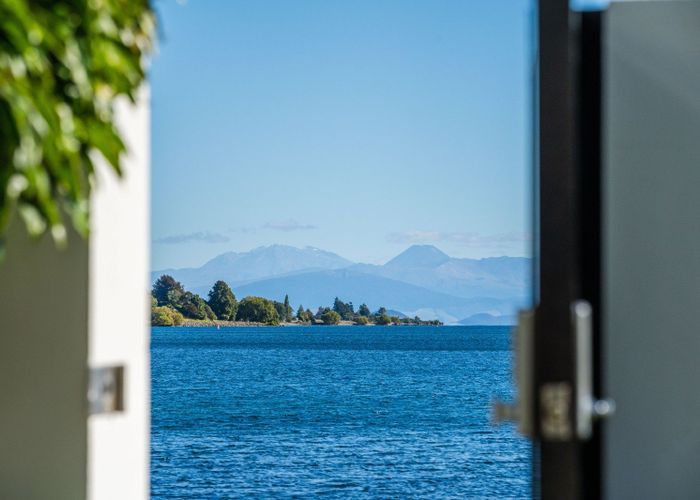  at 1/225 Lake Terrace, Waipahihi, Taupō
