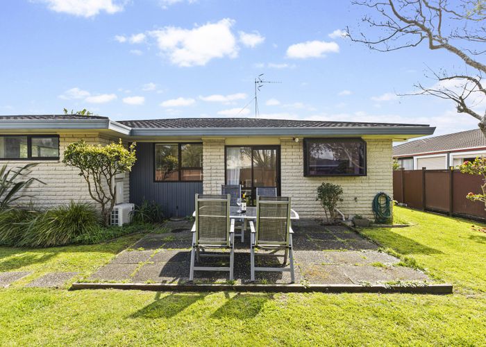  at 1/50 Vivian Wilson Drive, Eastern Beach, Manukau City, Auckland