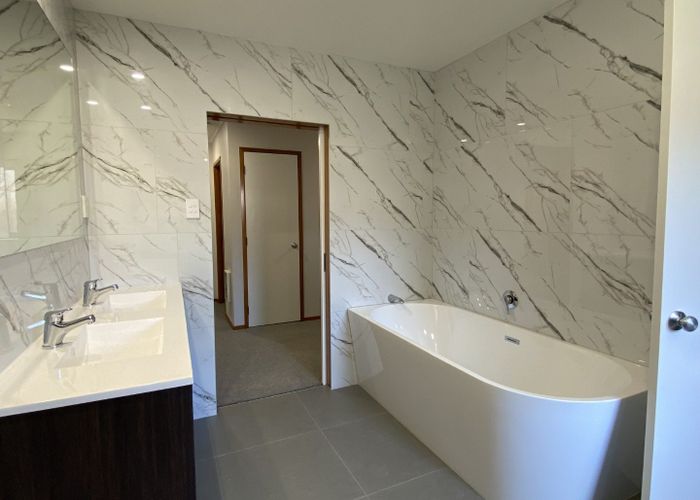  at 6 Septimus Place, Henderson, Waitakere City, Auckland