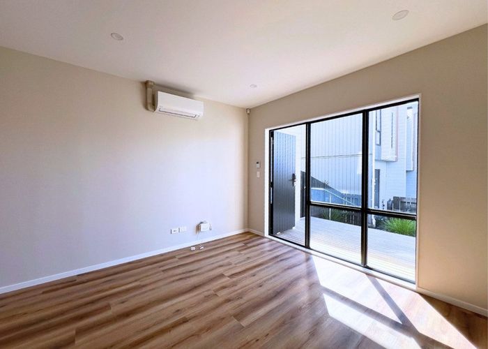  at 42 Don Oliver Lane, Glen Eden, Waitakere City, Auckland