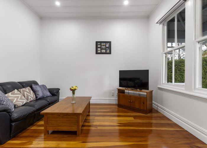  at 6 Halesowen Avenue, Sandringham, Auckland