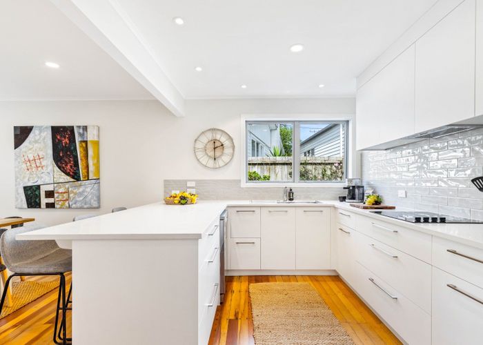 at 15 Alexander Avenue, Torbay, Auckland