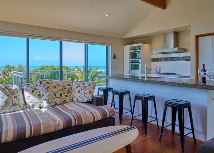  at 2 Buxton Place, Gore Bay
