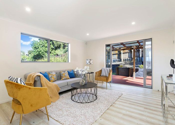  at 2/571 Richardson Road, Mount Roskill, Auckland