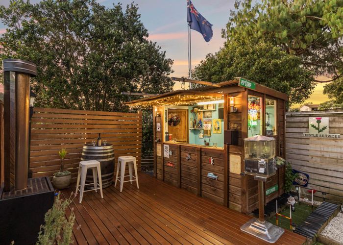  at 2 Thistledew Place, Bayview, Auckland