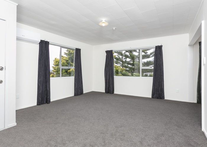  at 90 Sunnyside Road, Sunnyvale, Auckland