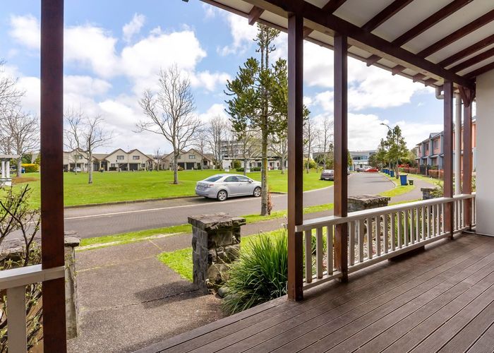  at 3/8 Tuscany Way, Te Atatu Peninsula, Waitakere City, Auckland