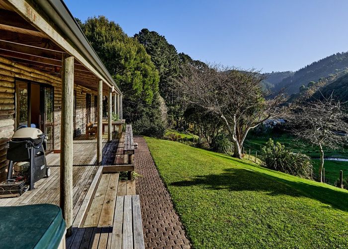  at 850A Paekakariki Hill Road, Pauatahanui, Porirua, Wellington