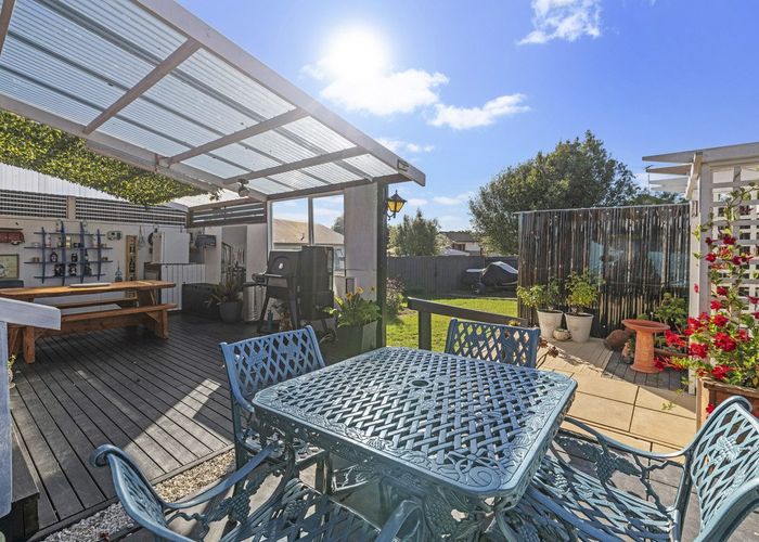  at 2/8 Leven Lane, Totara Heights, Manukau City, Auckland