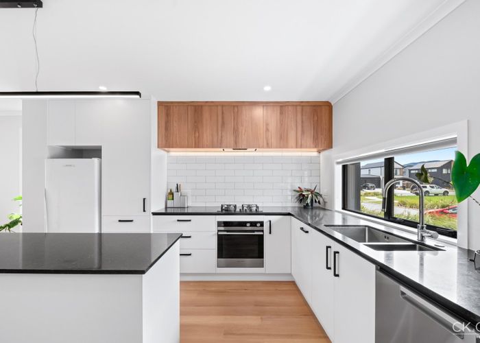  at 7 Mawai Hakona Drive, Wallaceville, Upper Hutt