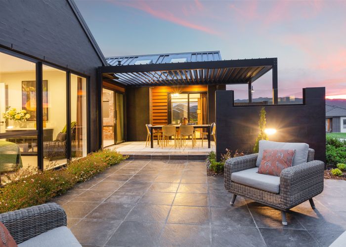  at 16 Rotorua Grove, Aotea, Porirua