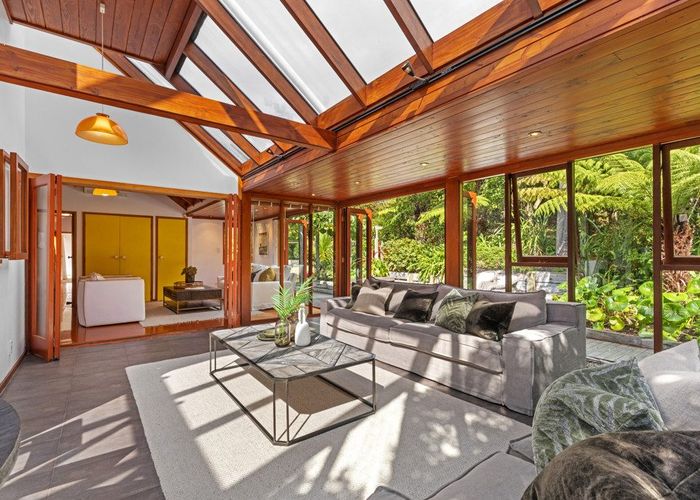  at 60 Peter Terrace, Castor Bay, Auckland