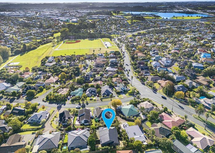  at 10 Goldfinch Rise, Unsworth Heights, North Shore City, Auckland