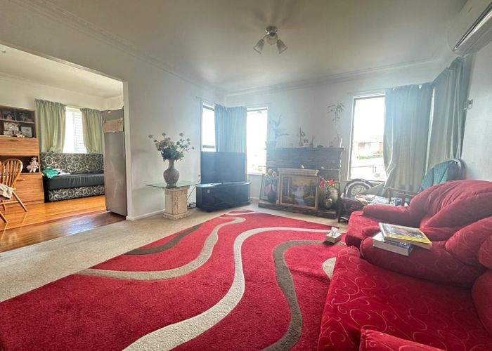  at 703 Hillsborough Road, Mount Roskill, Auckland City, Auckland