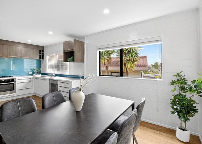  at 11 Longview Rise, Massey, Waitakere City, Auckland