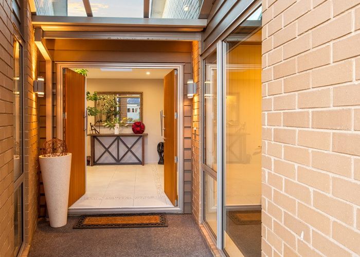  at 16 Glen Oaks Drive, Northwood, Christchurch