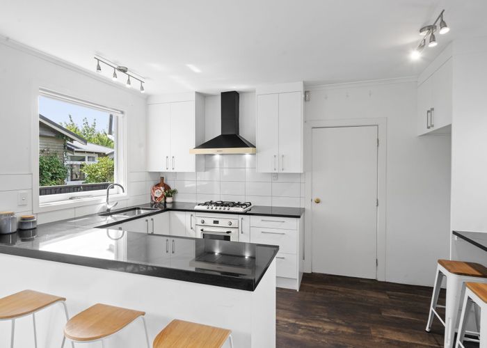  at 52 North Parade, Richmond, Christchurch