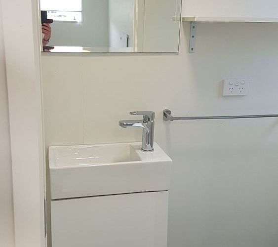  at 5 Holgate Avenue, Herald Island, Waitakere City, Auckland
