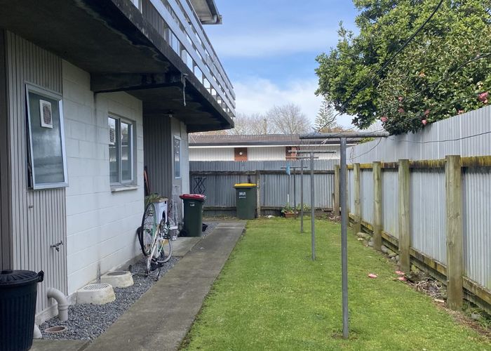  at 2/28 Wellington Street, Hamilton East, Hamilton, Waikato