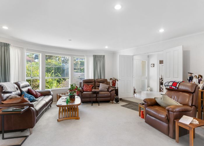 at 44 Ravenstone Place, Chatswood, Auckland