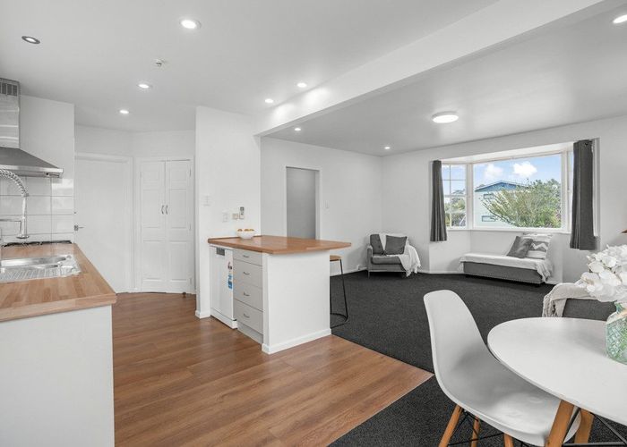  at 9 Laburnum Grove, Maungaraki, Lower Hutt, Wellington