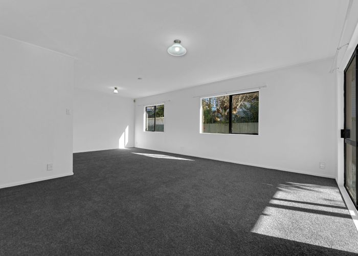  at 1/8 Eulogy Place, Randwick Park, Manukau City, Auckland