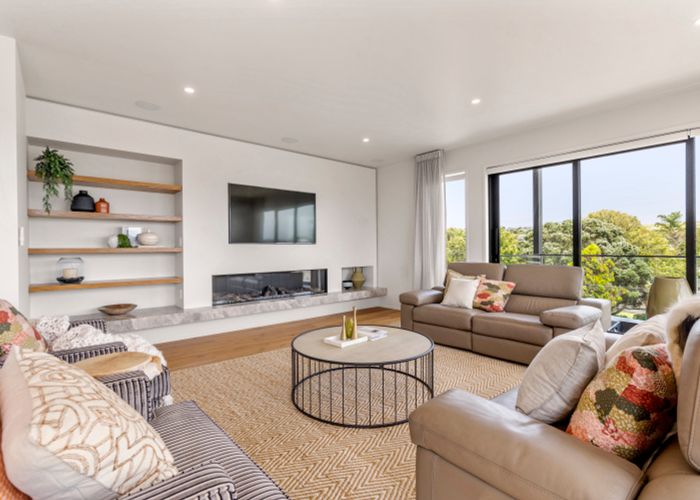  at 2 Ronaki Road, Mission Bay, Auckland