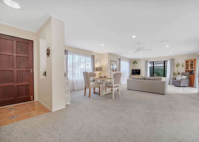  at 28 Seneca Court, Golflands, Auckland