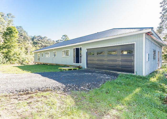  at 8 Duffy Road, Waitākere, Auckland