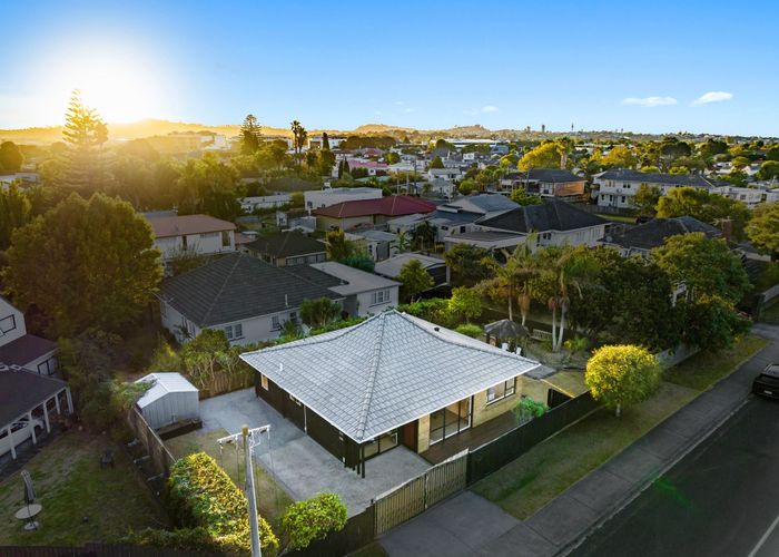  at 84B Panorama Road, Mount Wellington, Auckland