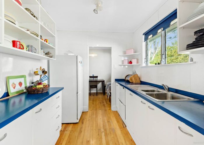  at 286 Rangatira Road, Beach Haven, Auckland