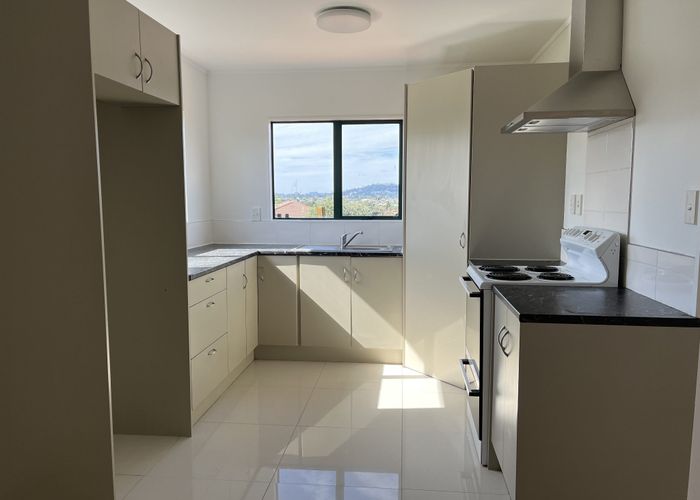  at 2/322 Richardson Rd, Mount Roskill, Auckland City, Auckland