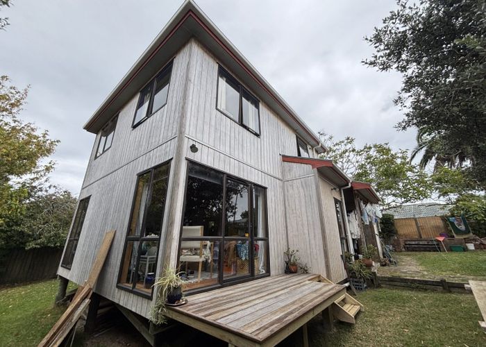  at 2/1 Gloria Ave , Te Atatu Peninsula, Waitakere City, Auckland