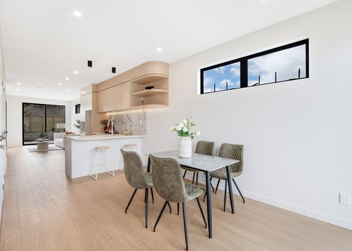  at 2/55 Tahetoka Street, Westgate, Waitakere City, Auckland