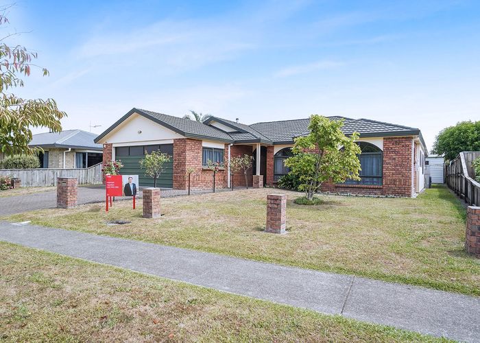  at 56 Spinnaker Drive, Flagstaff, Hamilton