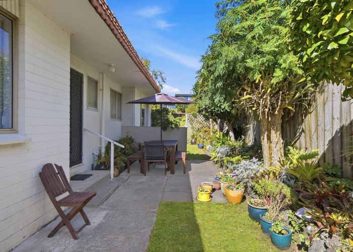  at 1/29 Aberdeen Road, Castor Bay, North Shore City, Auckland