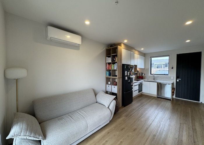  at 27D Dawnhaven Drive, Te Atatu Peninsula, Waitakere City, Auckland