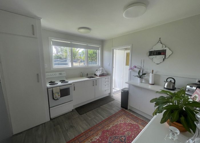  at 52B Amberley Ave  , Te Atatu South, Waitakere City, Auckland