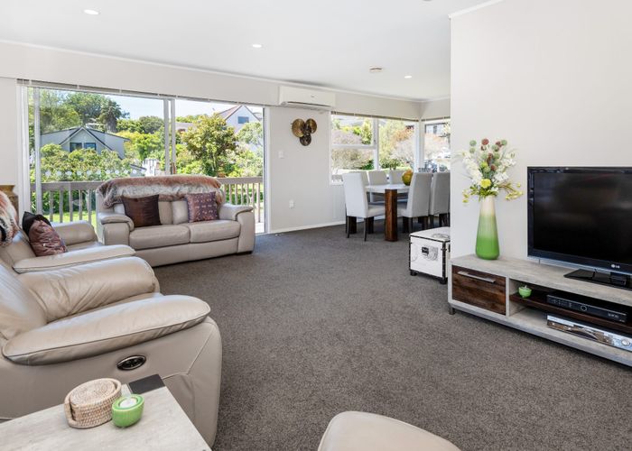 at 14 Pickwick Parade, Mellons Bay, Auckland