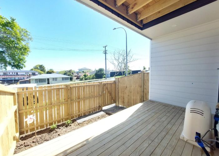  at 1/10 Newington Road, Henderson, Waitakere City, Auckland