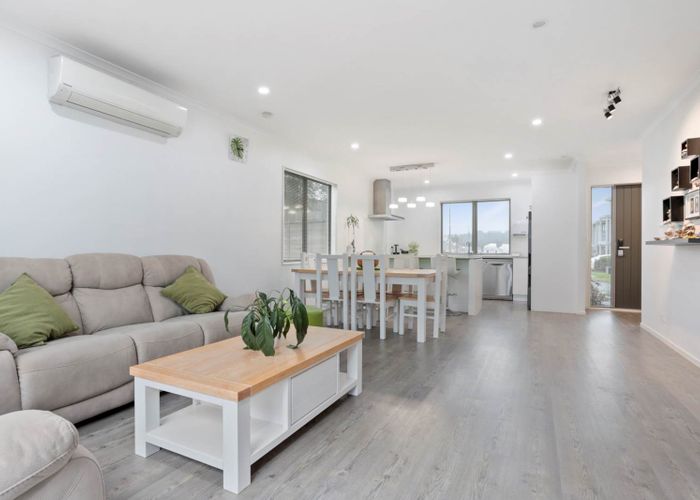  at 11 Frank Newton Road, Swanson, Auckland