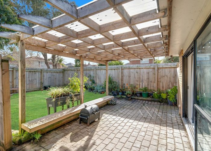  at 2/19 Sailfish Drive, West Harbour, Auckland