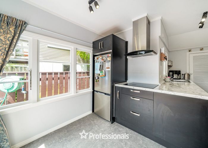  at 8 Beechwood Lane, Te Marua, Upper Hutt, Wellington