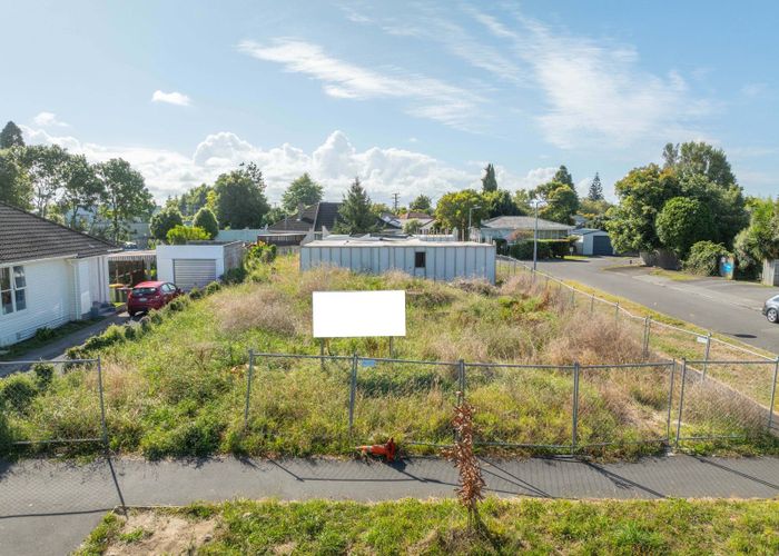  at 114 Holland Road, FAIRFIELD, HAMILTON